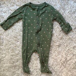 Cloud Island Green and Pink Heart Onesie Pajamas - size 3-6 months